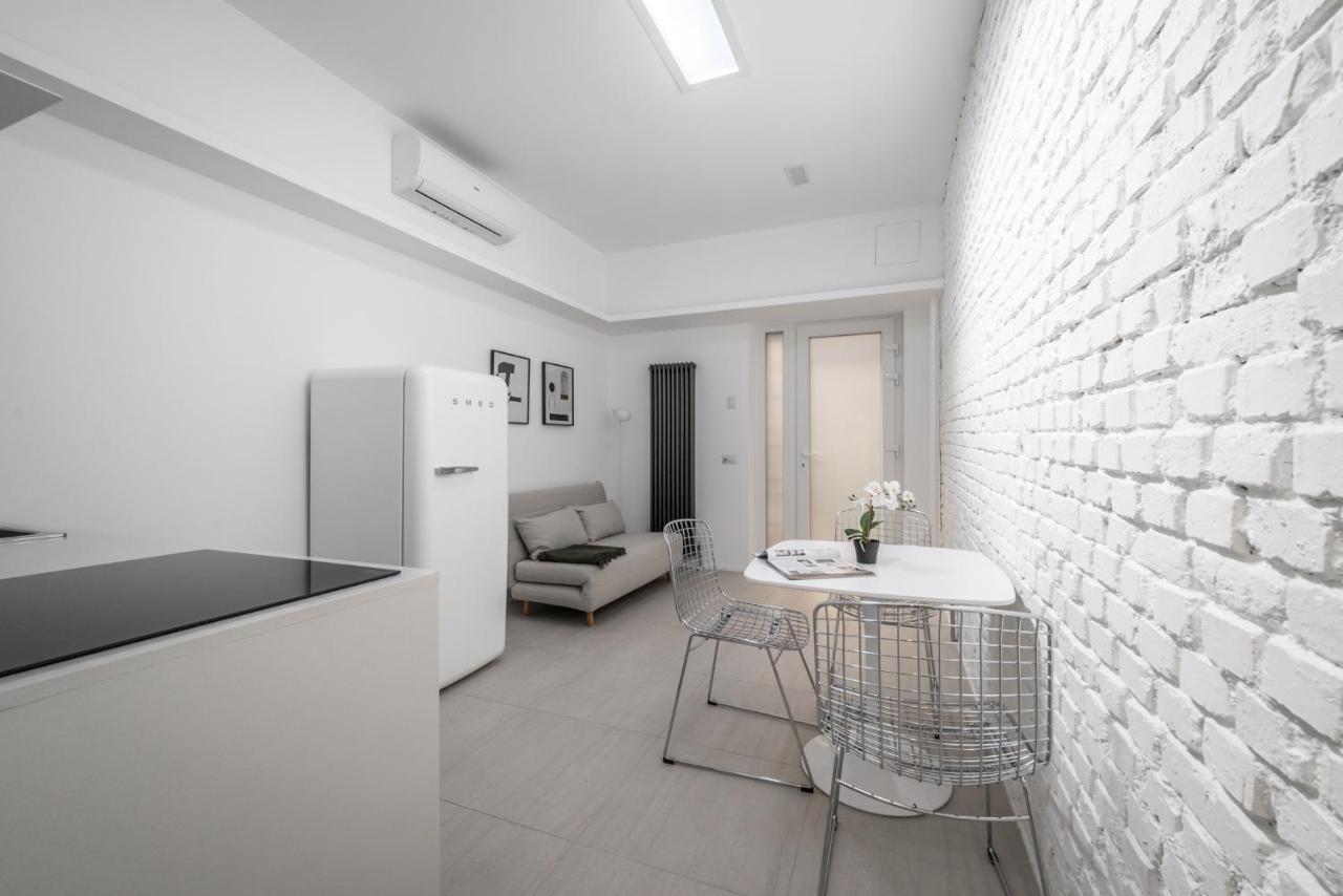 Jj6 Loreto-Duomo - Esclusive - Chic - Luxury มิลาน ภายนอก รูปภาพ