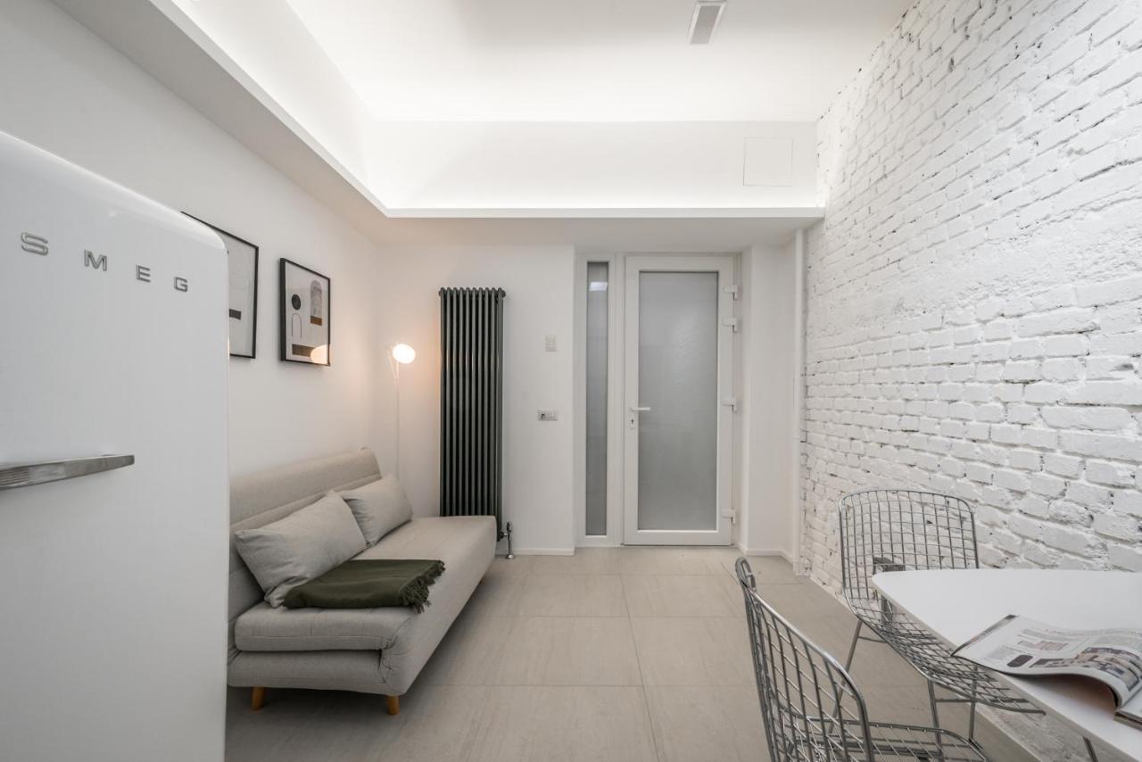 Jj6 Loreto-Duomo - Esclusive - Chic - Luxury มิลาน ภายนอก รูปภาพ